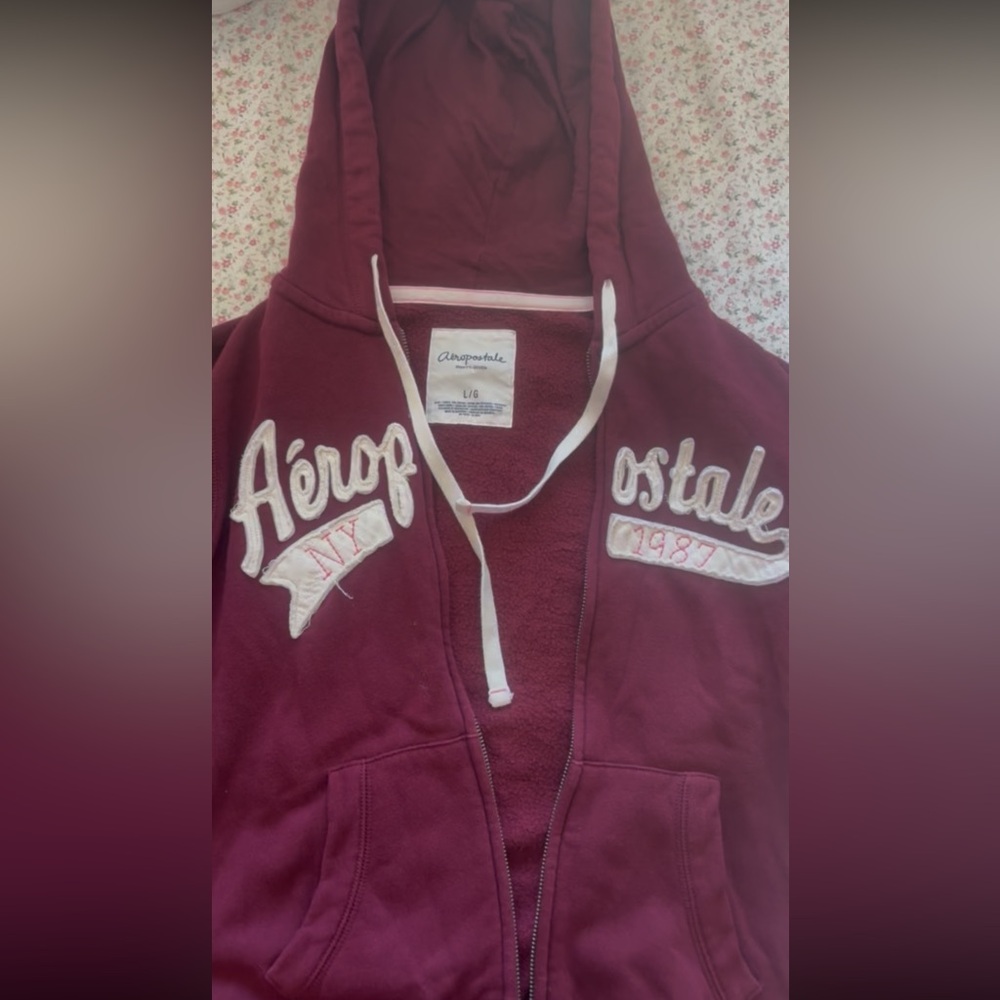 aeropostale aesthetic y2k 2000s vintage raspberry burgundy red zip up hoodie